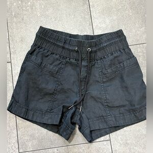 Athleta Linen Mid Rise Cabo Black Women's Cargo Shorts